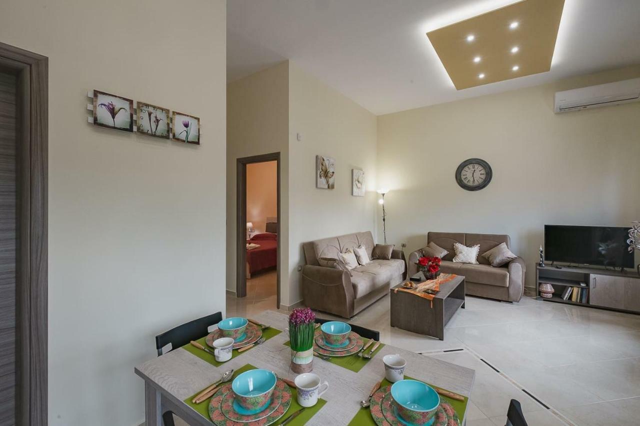 Spacious Home With Parking خانيا المظهر الخارجي الصورة